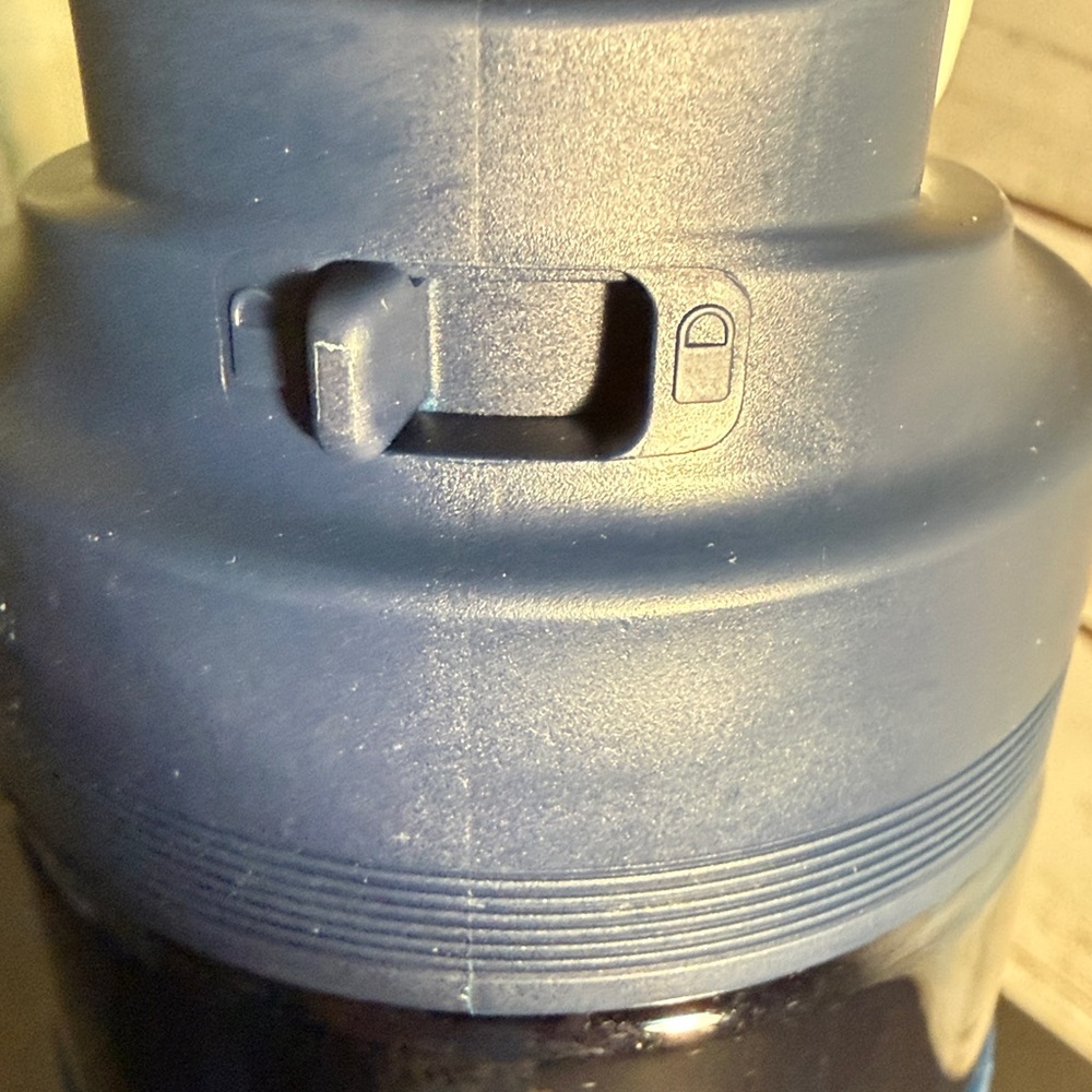 Mainstays Blue Water Bottles with Flip Lids Sip Top 2 Pack - Picture 8 of 8